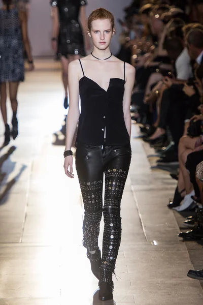 Look 26